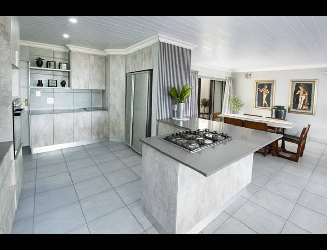 5 BEDROOM HOUSE FOR SALE IN MOSSEL BAY GOLF ESTATE